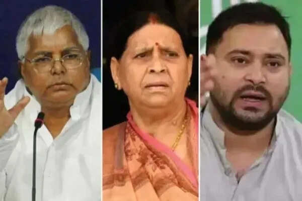 लालू यादव और परिवार पर आईआरसीटीसी घोटाले में आरोप तय