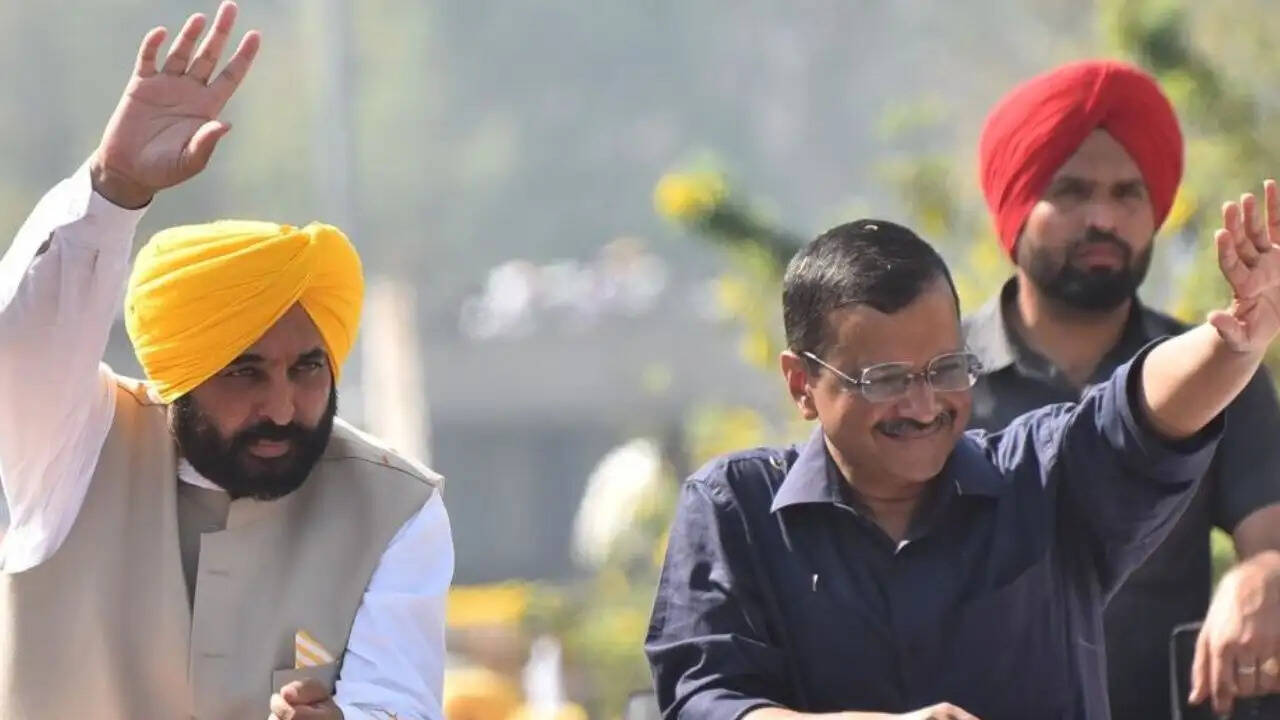 आम आदमी पार्टी की महत्वपूर्ण बैठक, 29 जून को अकाल तख्त साहिब में पेशी से पहले रणनीति तय करेगी