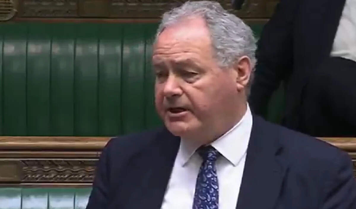 ब्रिटेन के सांसद ने बांग्लादेश में अल्पसंख्यकों की सुरक्षा की मांग की