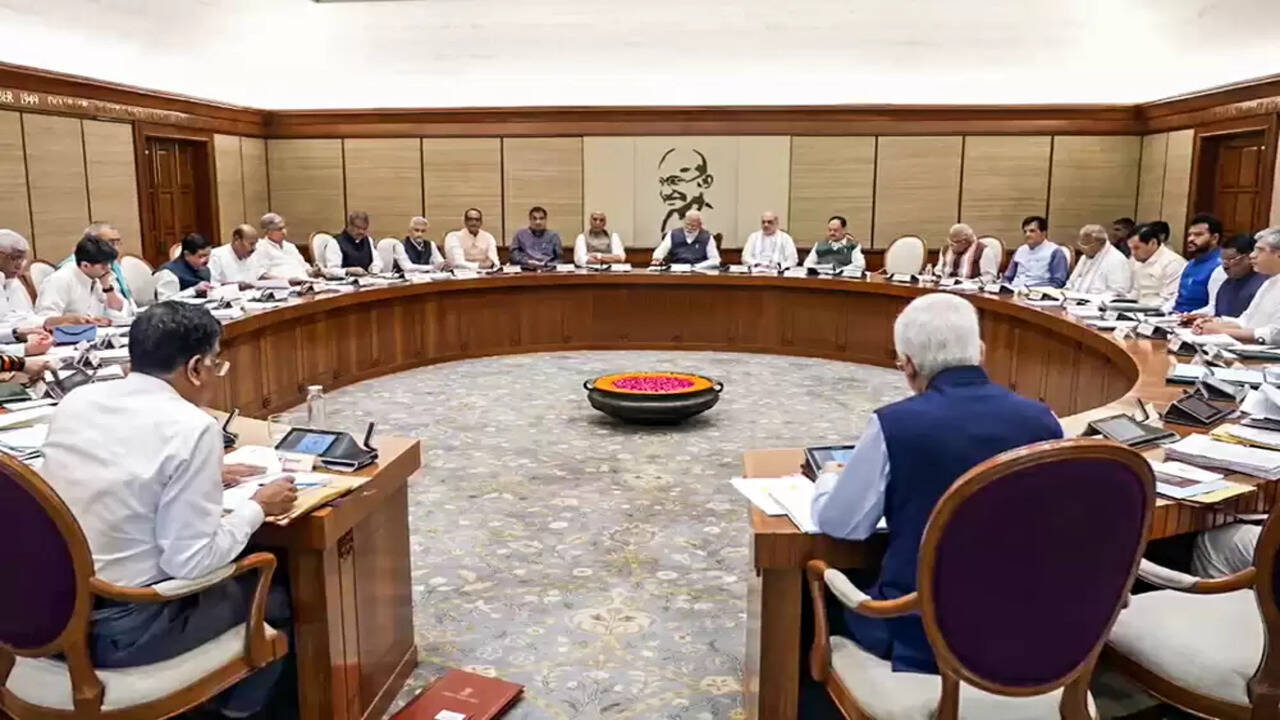 केंद्रीय मंत्रिपरिषद में बदलाव की तैयारी, नए मंत्रियों की शपथ संभव