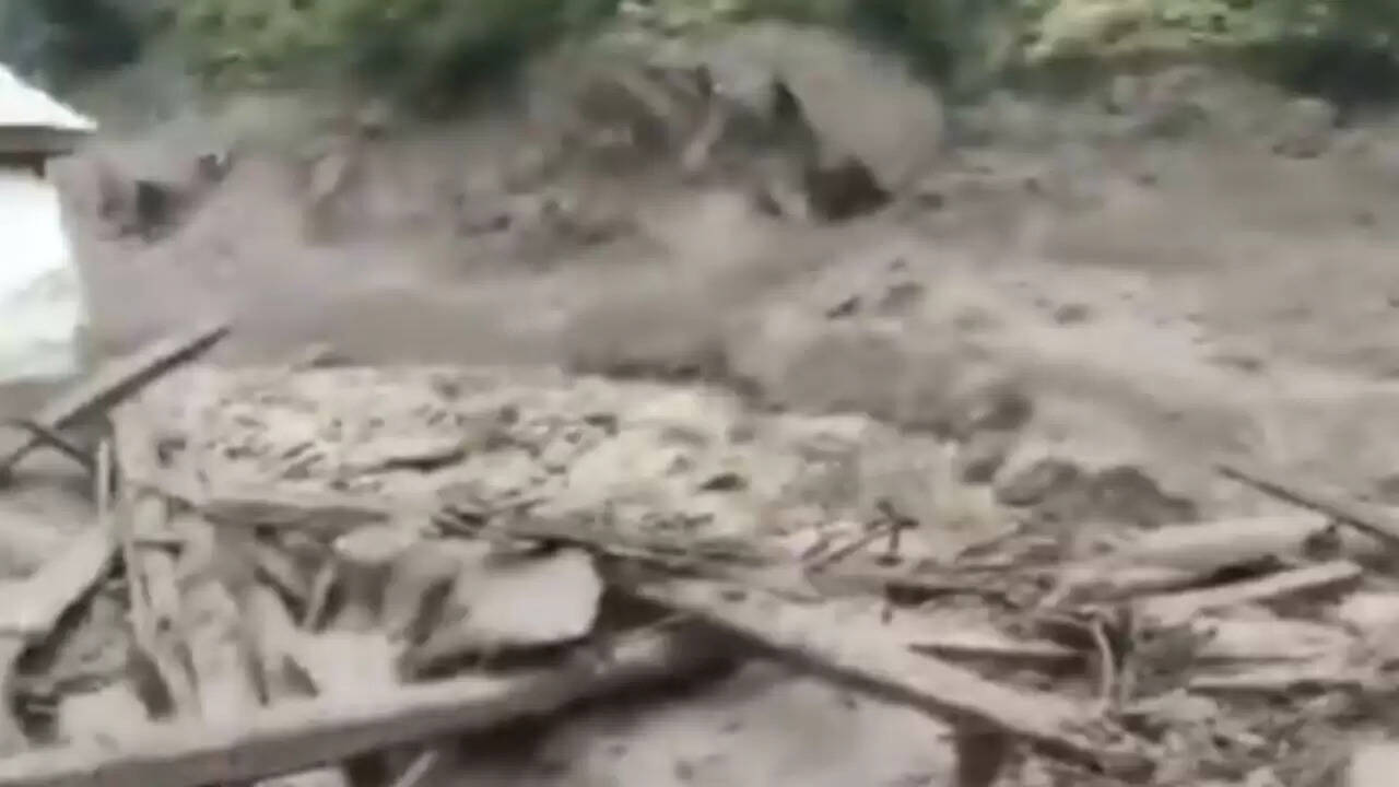 Kishtwar में बादल फटने से मची तबाही: 40 लोगों की मौत, 200 लापता