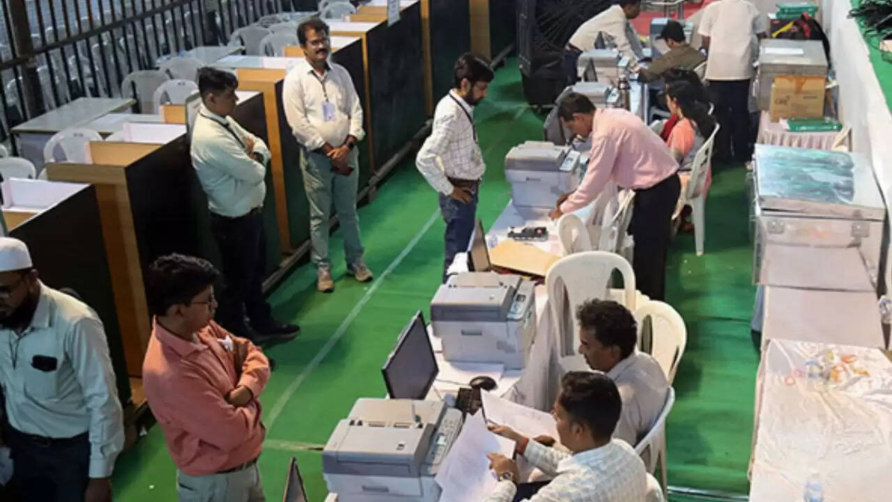 बिहार में मतदाताओं की संख्या में गिरावट: चुनावी चिंताएं बढ़ीं