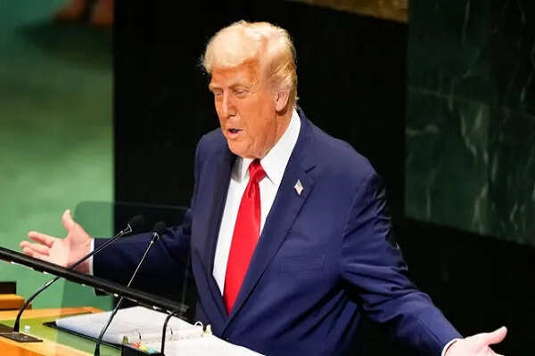 अमेरिका में सबसे लंबे सरकारी शटडाउन का अंत, ट्रंप ने विधेयक पर किए हस्ताक्षर