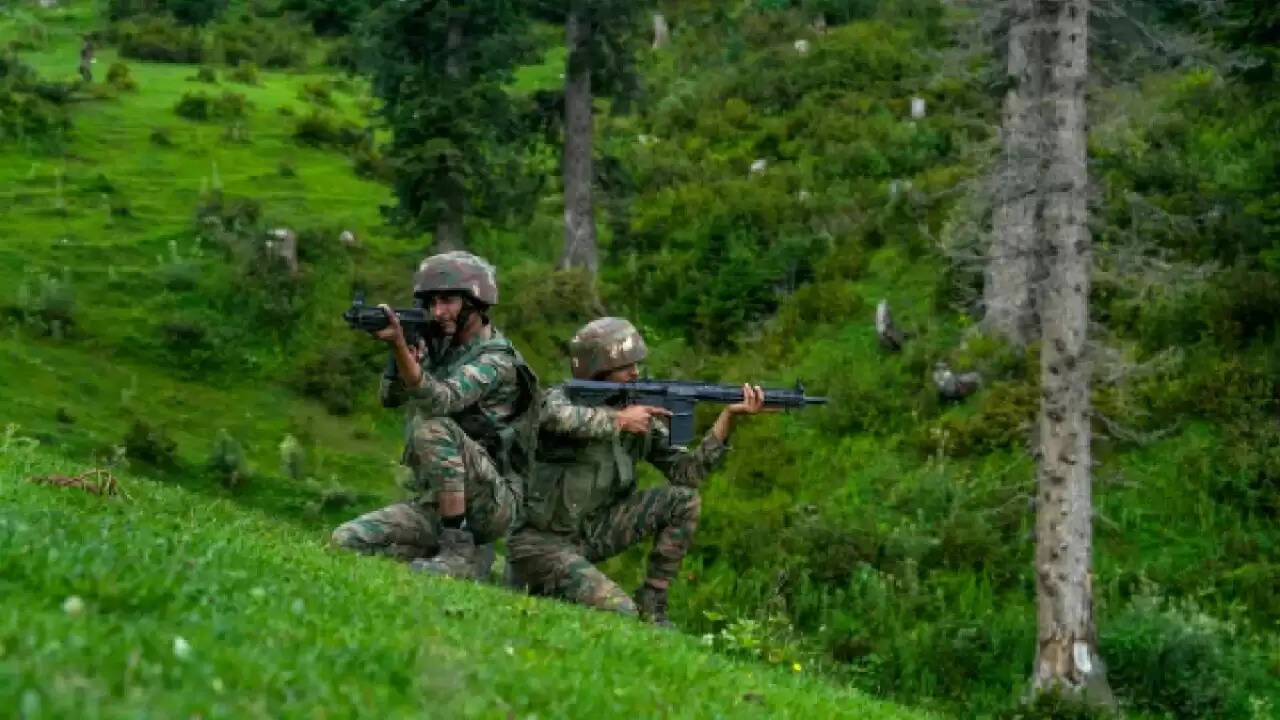 बांदीपोरा में सुरक्षा बलों ने दो आतंकवादियों को किया ढेर, जानें पूरी कहानी