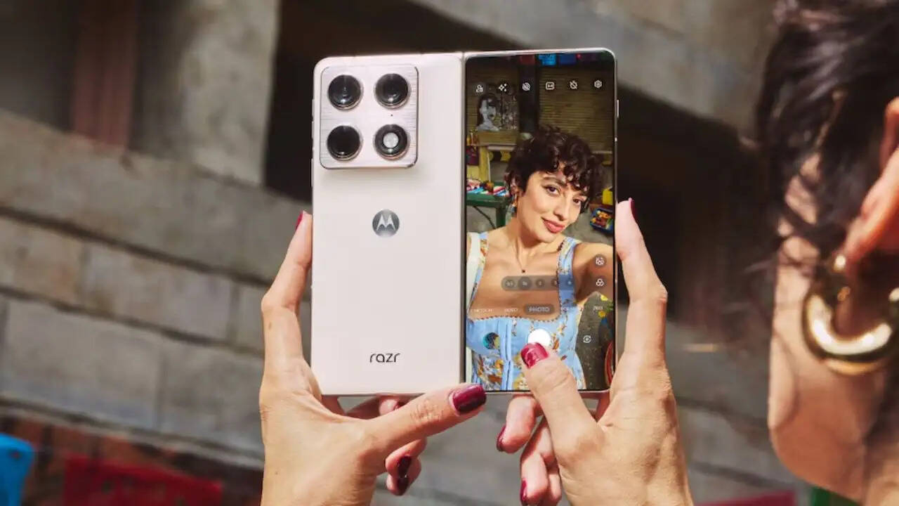 Motorola ने लॉन्च किए Razr Fold और Edge 70 Fusion: जानें कीमत और फीचर्स