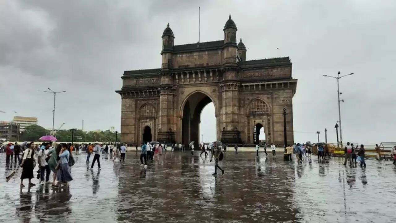 मुंबई में बारिश का ऑरेंज अलर्ट, भारी वर्षा की संभावना