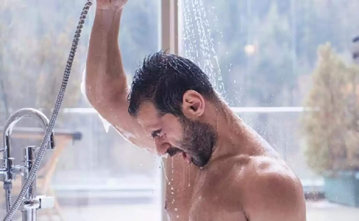 सर्दियों में गर्म पानी से नहाने के नुकसान और सुरक्षित विकल्प