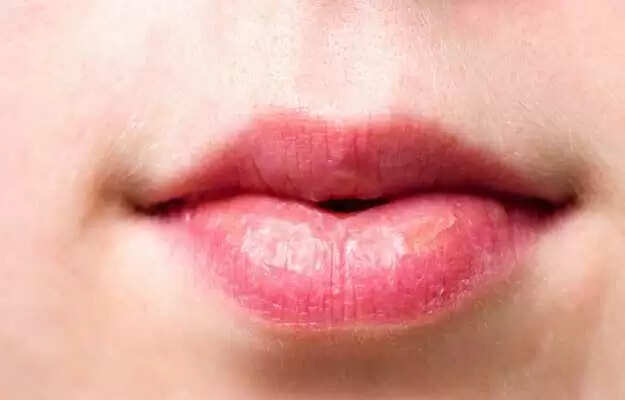 काले होठों के लिए प्राकृतिक लिप बाम बनाने का आसान तरीका