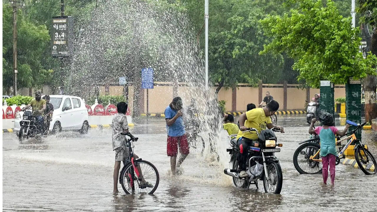 भारत में बारिश का अलर्ट: कई राज्यों में भारी बारिश की संभावना