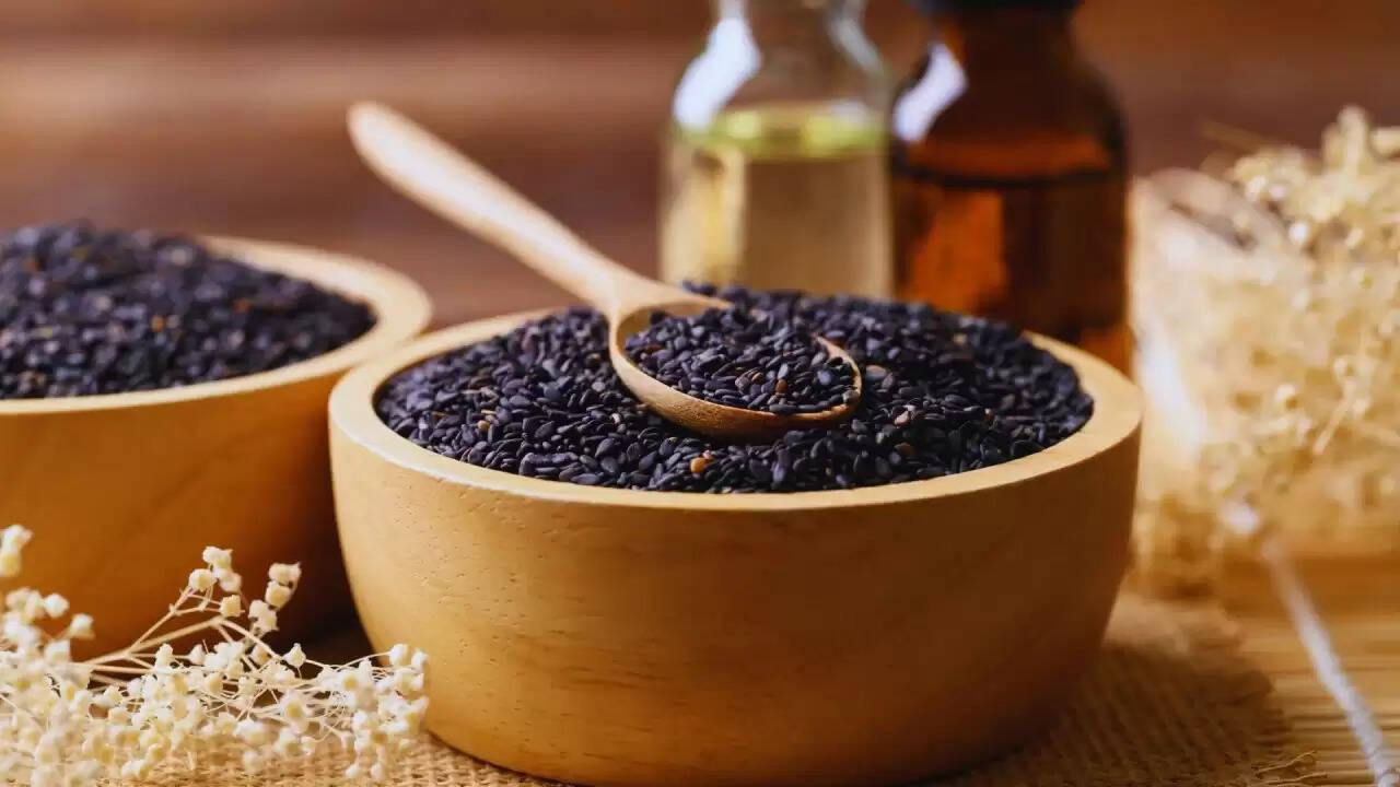 सर्दियों में काला तिल: जानें इसके अद्भुत स्वास्थ्य लाभ