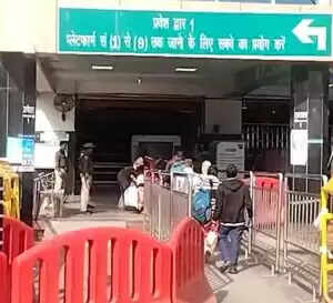 इंडिगो की उड़ानों में रद्दीकरण से यात्रियों की बढ़ी मुश्किलें