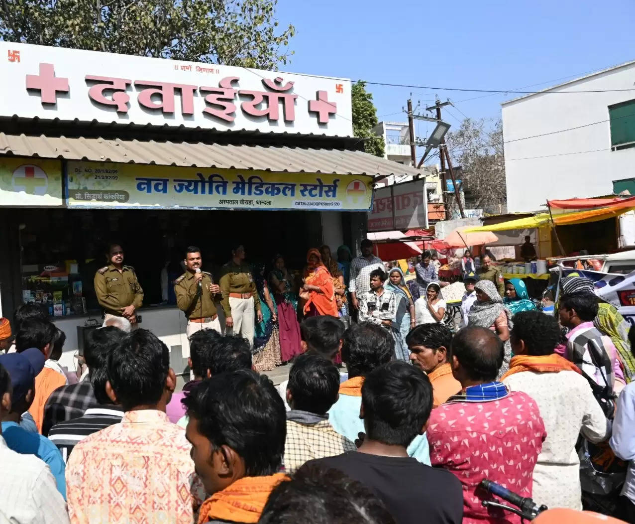 झाबुआ: सेफ क्लिक अंतर्गत विभिन्न थाना क्षेत्रों में आयोजित हुआ साइबर संवाद कार्यक्रम