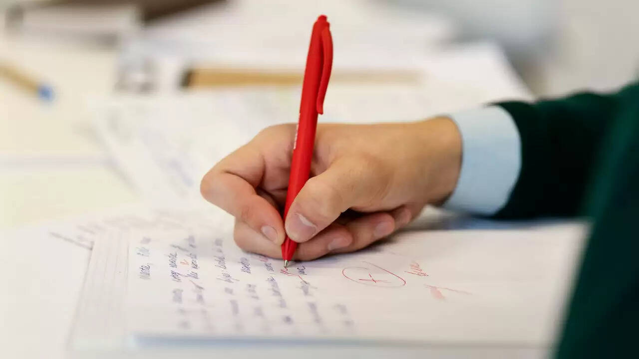 CBSE ने 2026 के लिए 10वीं और 12वीं बोर्ड परीक्षाओं की तिथियों की घोषणा की