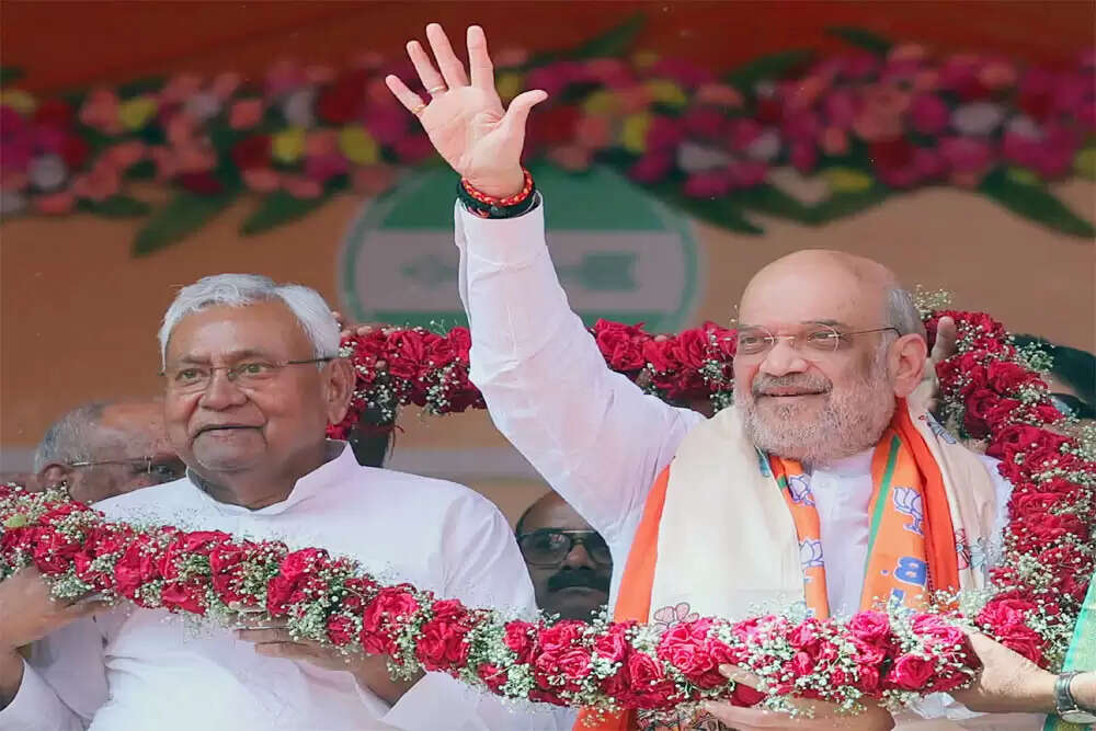अमित शाह का बिहार दौरा: सीतामढ़ी में मंदिर की आधारशिला और चुनावी रणनीति पर चर्चा