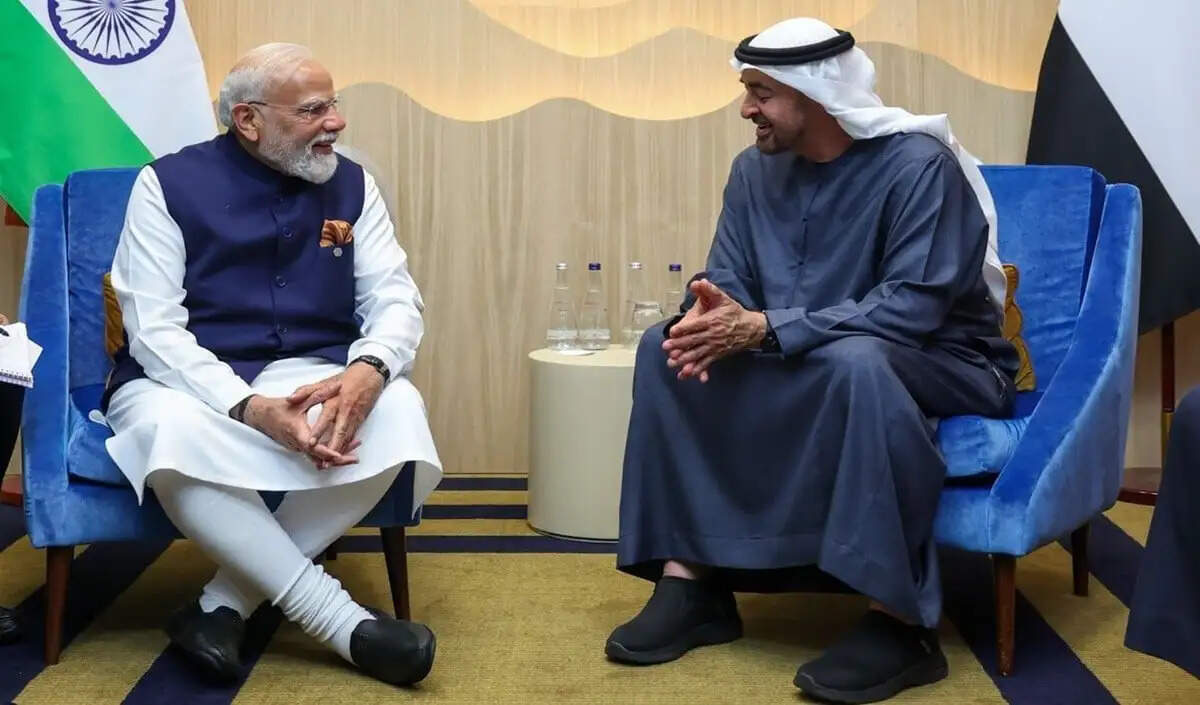 G7 शिखर सम्मेलन में मोदी की महत्वपूर्ण मुलाकातें: यूएई और कनाडा के नेताओं से चर्चा