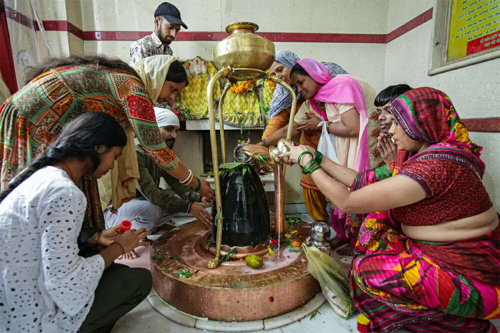 भगवान शिव के दिव्य अस्त्र: पौराणिक कथाओं में शक्ति और महत्व