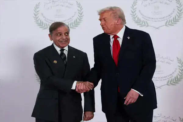 पाकिस्तान की मध्यस्थता: अमेरिका और ईरान के बीच सीजफायर की कहानी