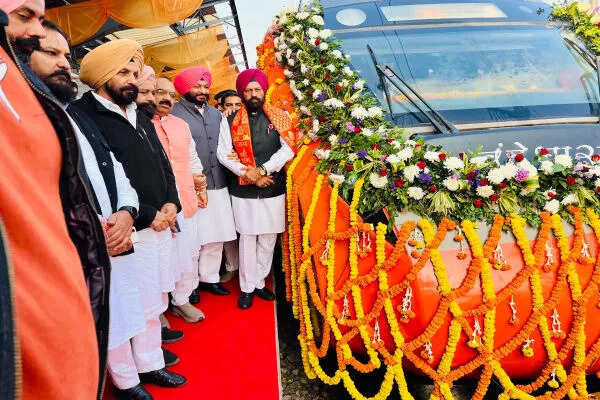 फिरोजपुर से दिल्ली के लिए वंदे भारत एक्सप्रेस का शुभारंभ