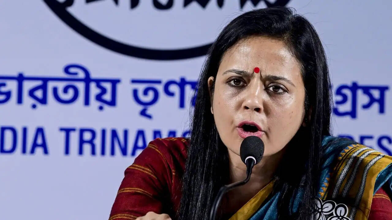 टीएमसी में बगावत: 20 सांसदों ने NDA का समर्थन किया