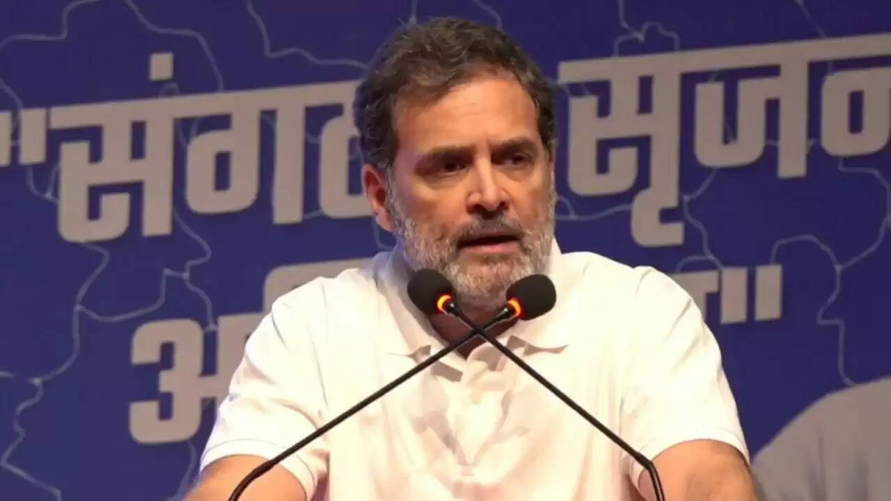राहुल गांधी का मोदी पर हमला: क्या है आत्मसमर्पण की सच्चाई?