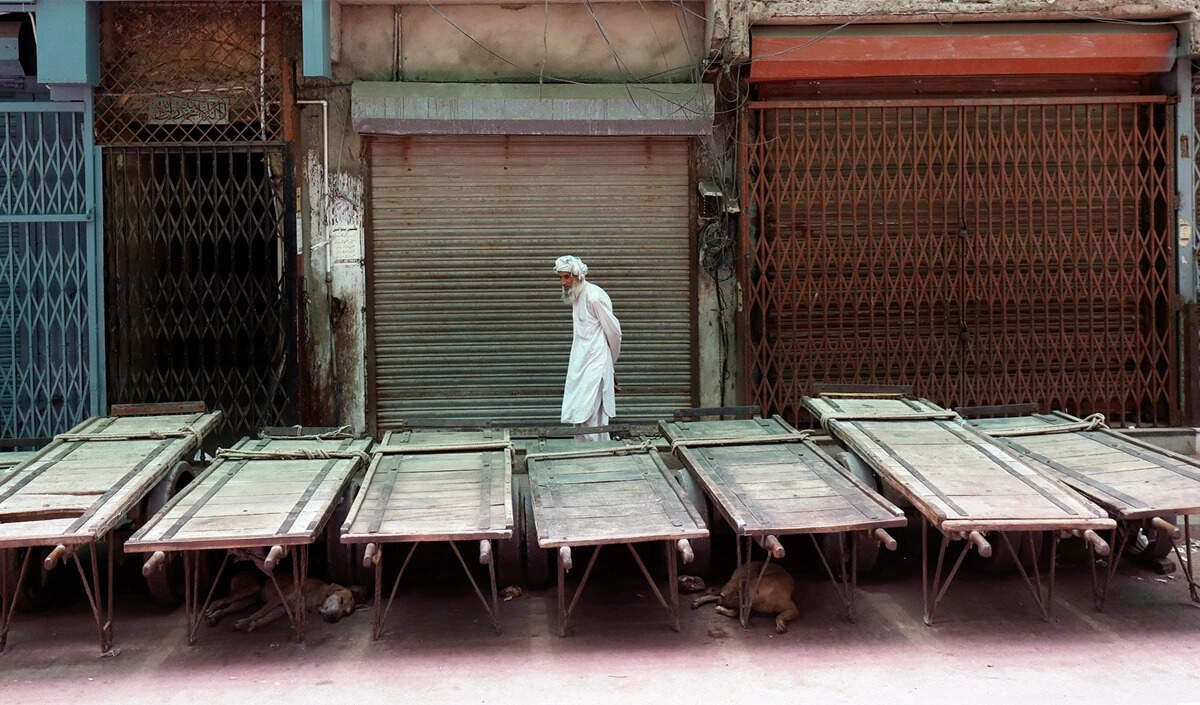 कराची में अतिक्रमण विरोधी अभियान: सैकड़ों दुकानें सील