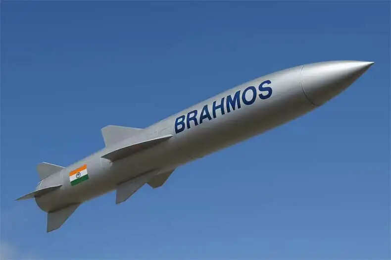 भारतीय सेना की ब्रह्मोस मिसाइल खरीदने की योजना: 800 किमी रेंज