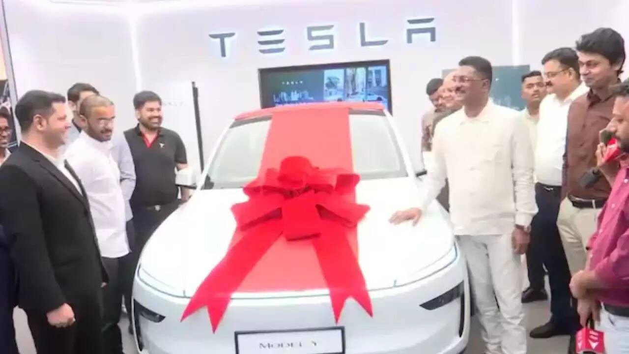 टेस्ला Model Y की पहली डिलीवरी: महाराष्ट्र में इलेक्ट्रिक वाहनों का नया युग