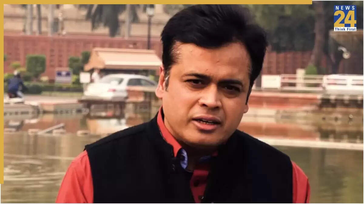 गुवाहाटी पुलिस ने पत्रकार अभिसार शर्मा के खिलाफ FIR दर्ज की
