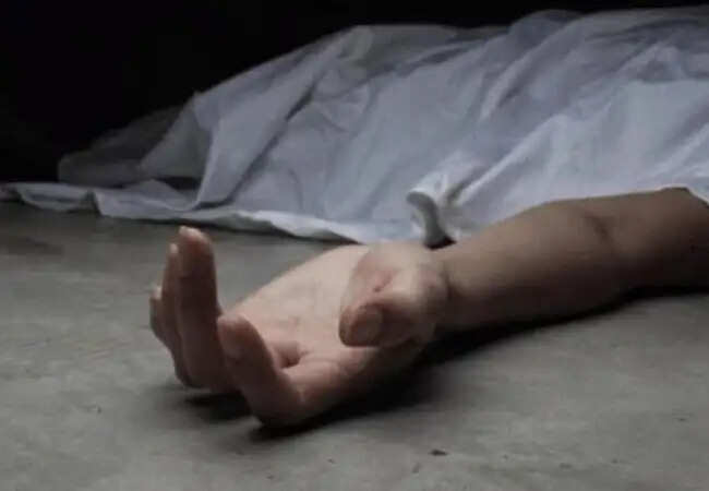 आंध्र प्रदेश में परिवार के चार सदस्यों की आत्महत्या की दुखद घटना