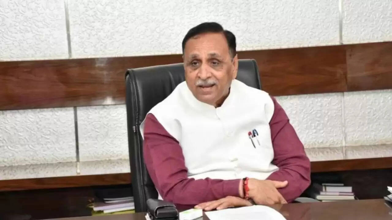 अहमदाबाद में एयर इंडिया की उड़ान का बड़ा हादसा: पूर्व मुख्यमंत्री विजय रूपाणी भी थे सवार