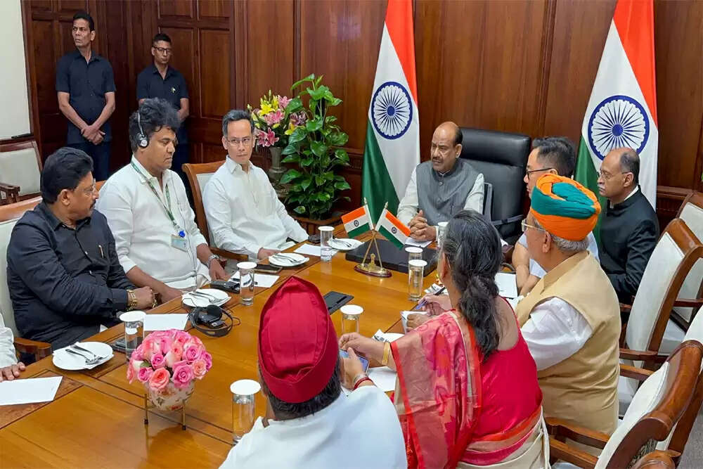 संसद में मानसून सत्र के दौरान शांति की उम्मीद, लेकिन विवाद की आशंका