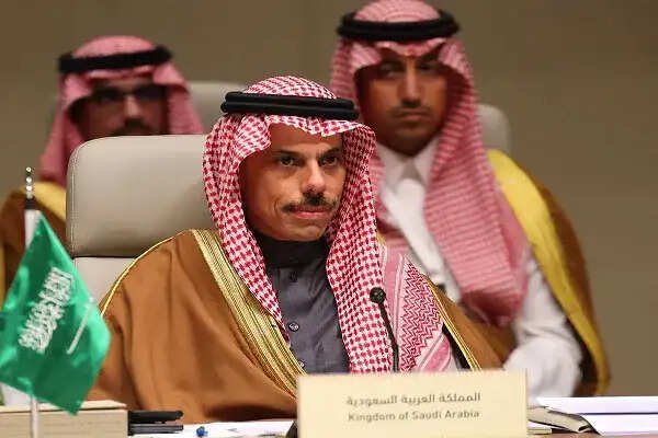 सऊदी अरब ने ईरानी दूतावास के अधिकारियों को देश छोड़ने का आदेश दिया