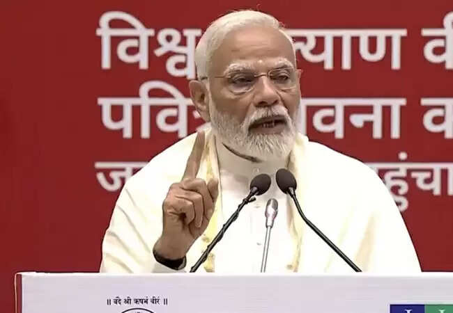 प्रधानमंत्री मोदी का वाराणसी दौरा: वंदे भारत एक्सप्रेस को दिखाएंगे हरी झंडी