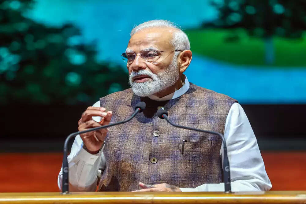 मथुरा में यमुना एक्सप्रेसवे पर भीषण सड़क हादसा, 13 की मौत