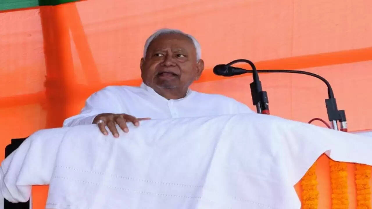बिहार विधानसभा चुनाव 2025: नीतीश कुमार ने संतोष कुमार निराला को किया उम्मीदवार घोषित