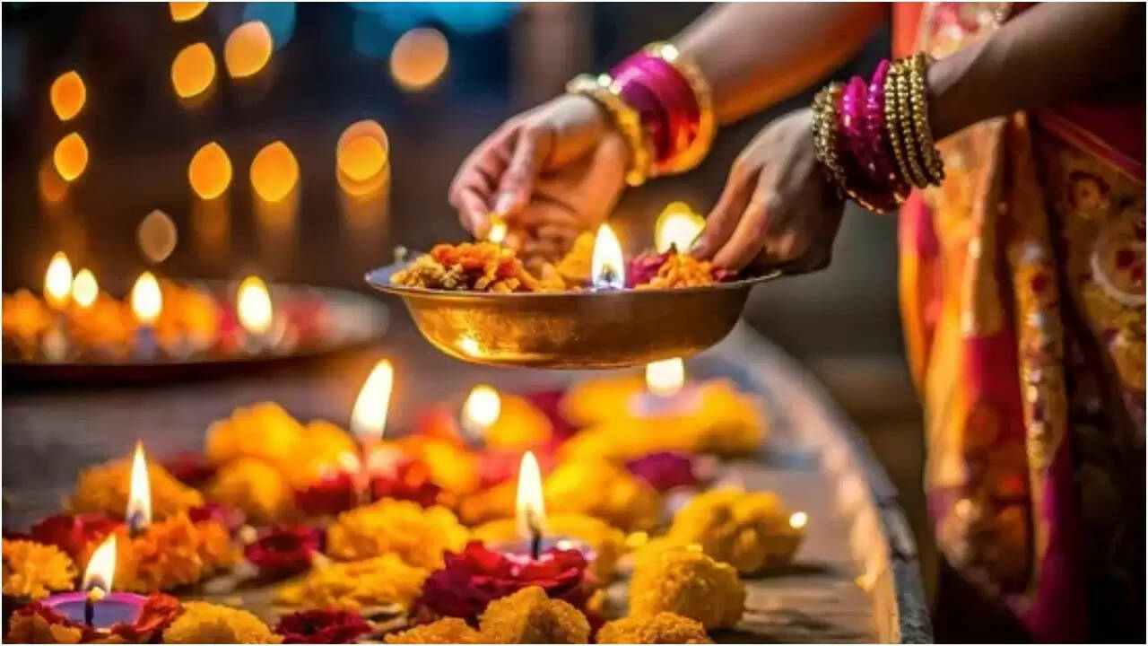 दीवाली 2025: पर्व की तैयारी और दीयों की परंपरा