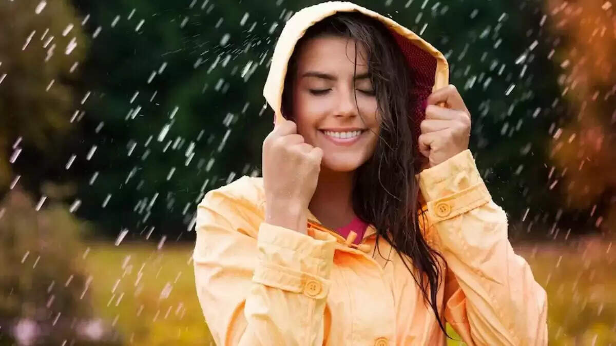 मानसून में त्वचा की देखभाल: जानें कैसे रखें अपनी त्वचा को तरोताजा