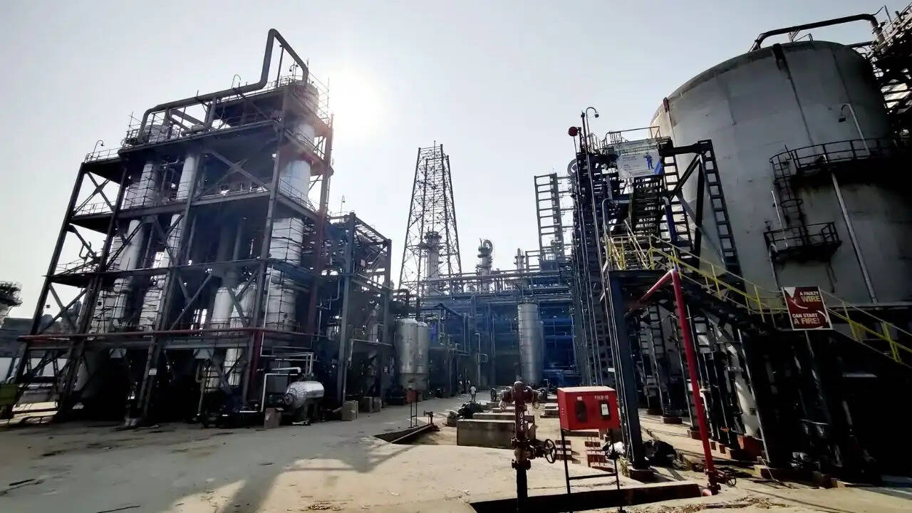 भारत में E20 एथेनॉल मिश्रित पेट्रोल पर विवाद: जानें अमेरिका और ब्राजील की नीतियां