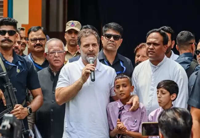 राहुल गांधी का सराहनीय कदम: 22 अनाथ बच्चों की शिक्षा का खर्च उठाएंगे