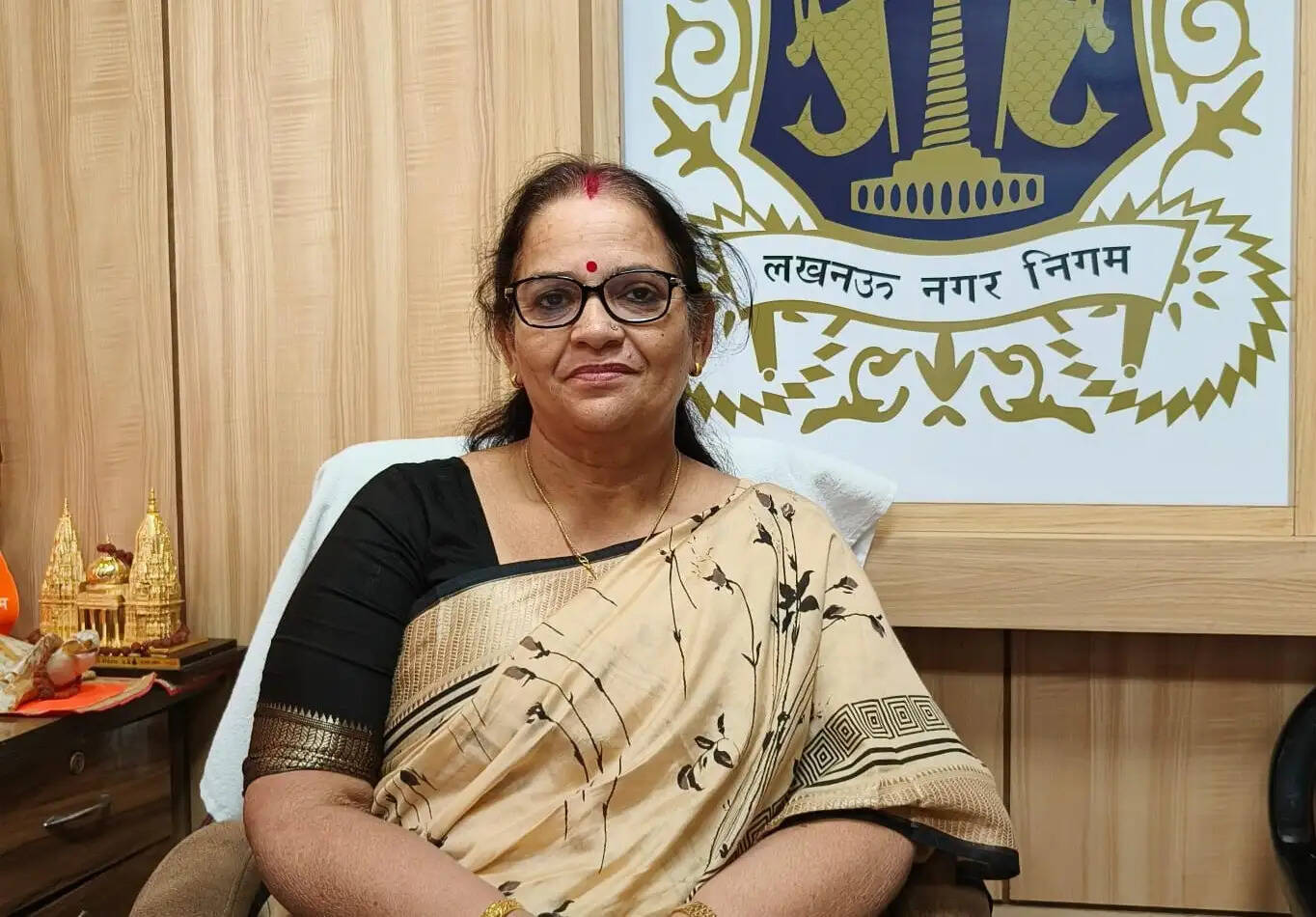 इलाहाबाद हाईकोर्ट ने लखनऊ मेयर के अधिकारों को किया फ्रीज