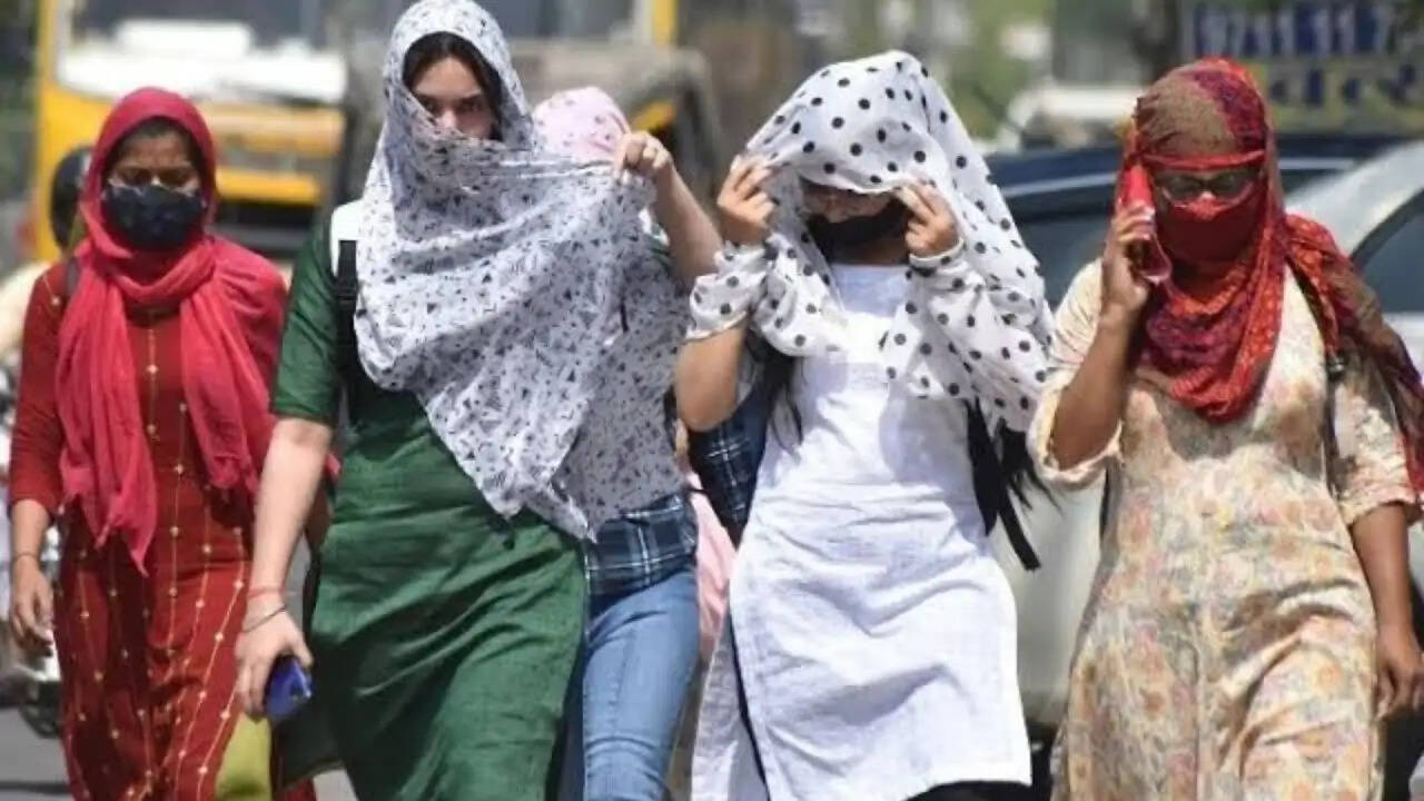 दिल्ली में गर्मी का नया रिकॉर्ड, लू का अलर्ट जारी