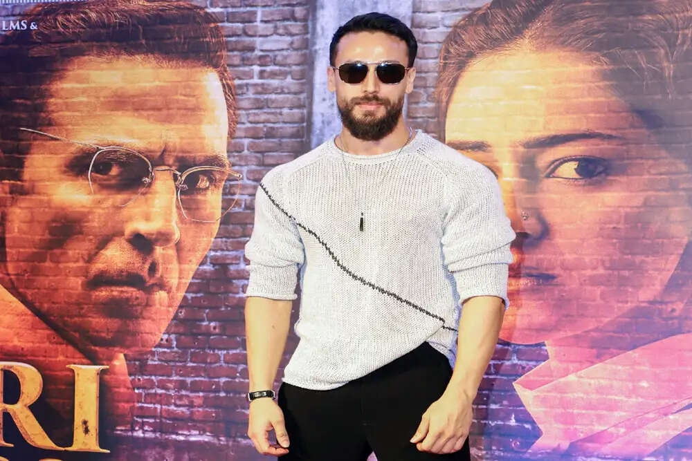 टाइगर श्रॉफ ने फिटनेस में नया मुकाम हासिल किया, माइकल जैक्सन को दी श्रद्धांजलि