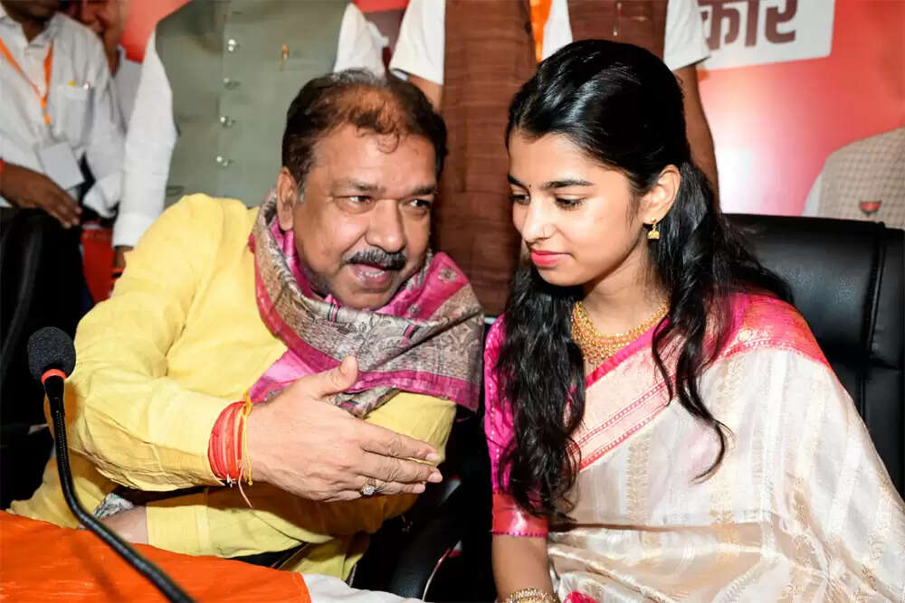 भाजपा ने भोजपुरी कलाकारों को बिहार चुनाव प्रचार में किया शामिल