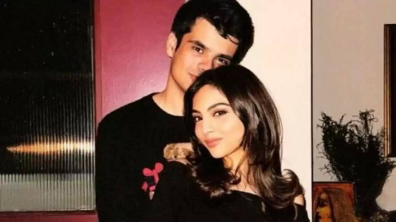 रेहान वाड्रा और अवीवा बेग की सगाई: गांधी परिवार में खुशी का माहौल