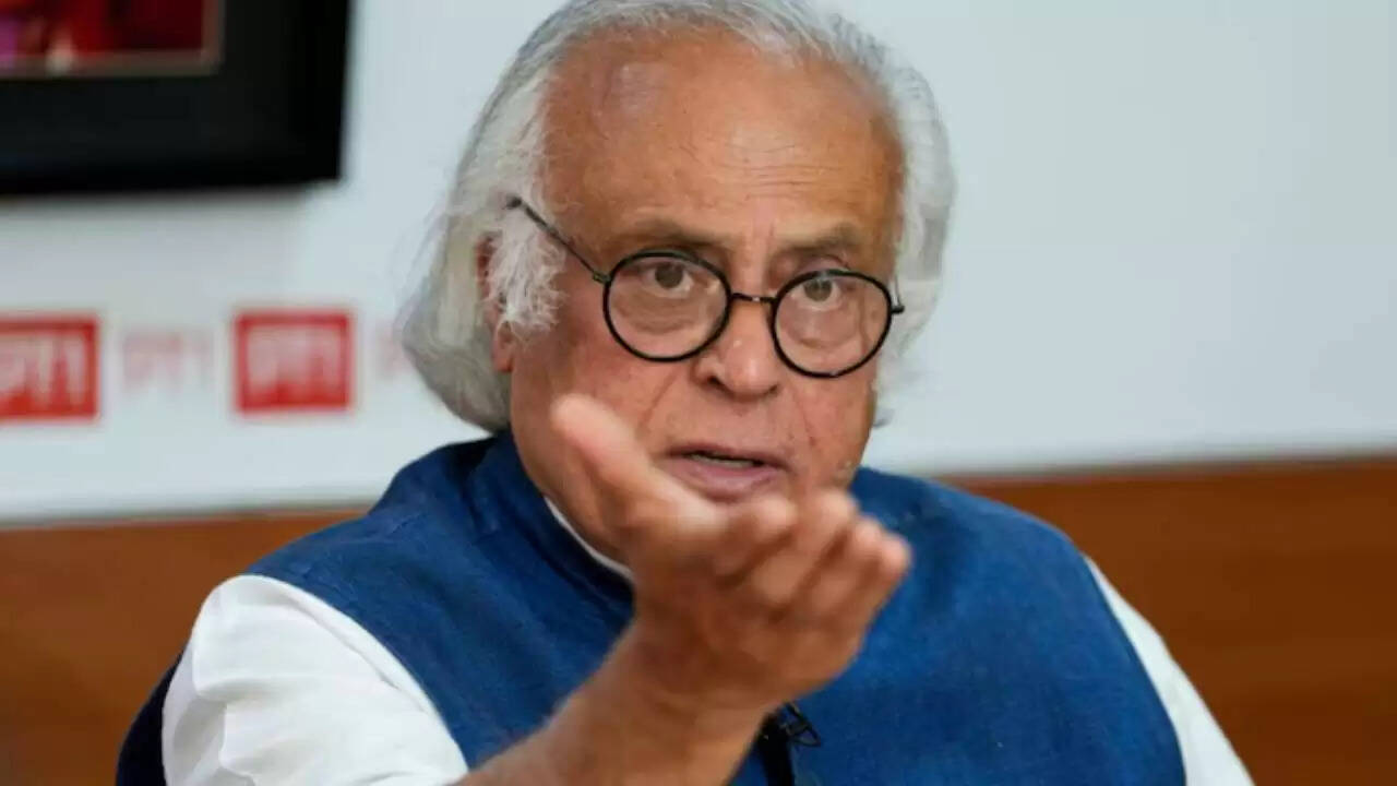 जयराम रमेश का विवादास्पद बयान: सांसदों और आतंकवादियों की तुलना