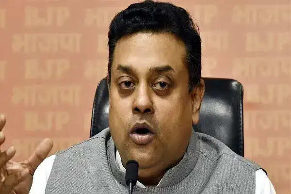भाजपा ने राहुल गांधी की विदेश यात्राओं पर उठाए सवाल