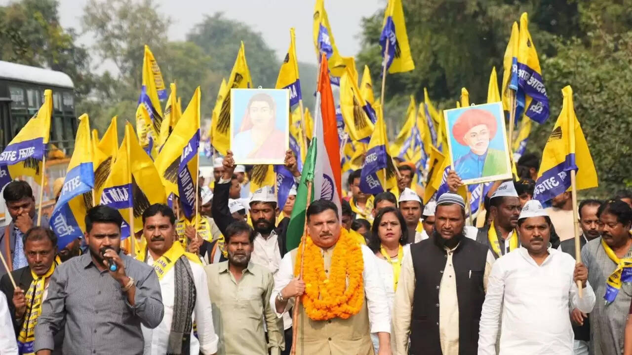 संजय सिंह की 'रोजगार दो–सामाजिक न्याय दो' पदयात्रा: यूपी में बेरोजगारी का बढ़ता संकट