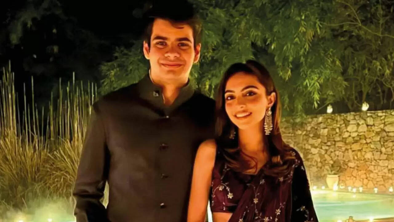 प्रियंका गांधी के बेटे रेहान वाड्रा की सगाई: जानें उनकी मंगेतर अवीवा बेग के बारे में