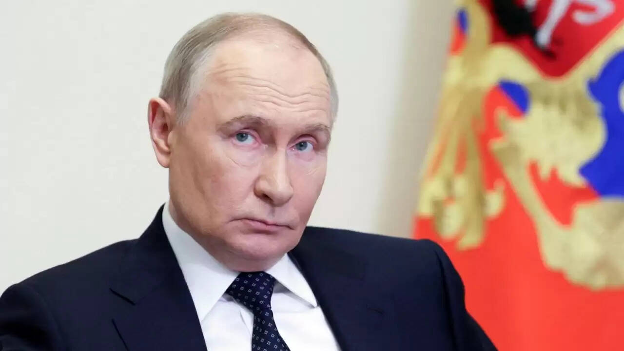 इंडिगो संकट: क्या भारत में पुतिन जैसा सख्त कदम उठाया जा सकता है?