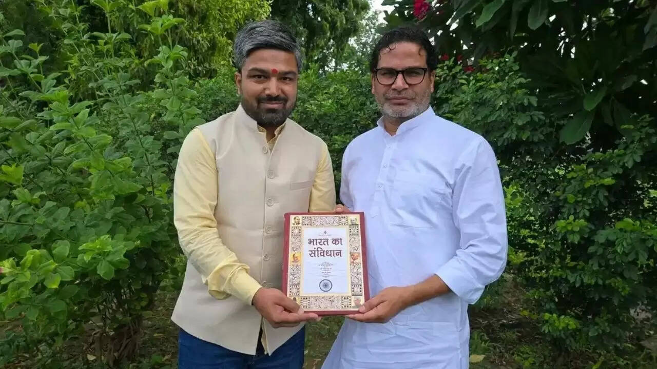 बिहार की राजनीति में मनीष कश्यप का नया कदम: जन सुराज पार्टी में शामिल होने की घोषणा